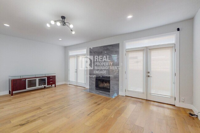 Foto del edificio - 4307 Gilbert Ave