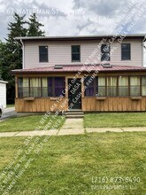 Building Photo - 67 Waterman St