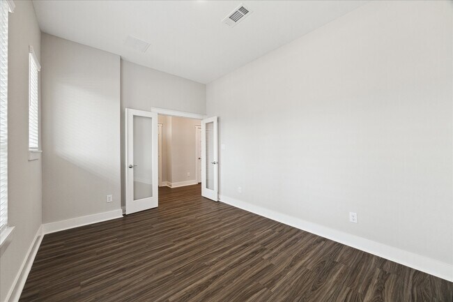 Foto del edificio - 15156 Parkland Canyon Dr