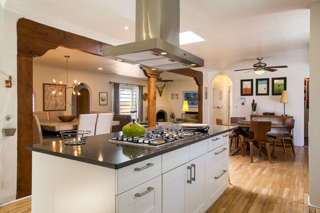 Foto del edificio - 610 Carlisle Blvd SE