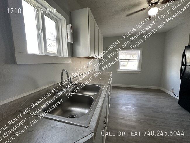 Foto del edificio - 1710 W Fair Ave