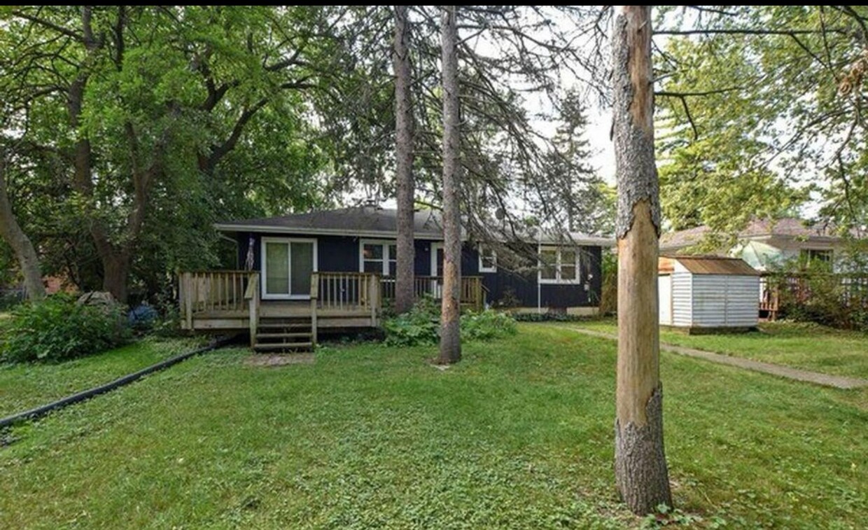 Primary Photo - 3 Bedroom Home for Rent