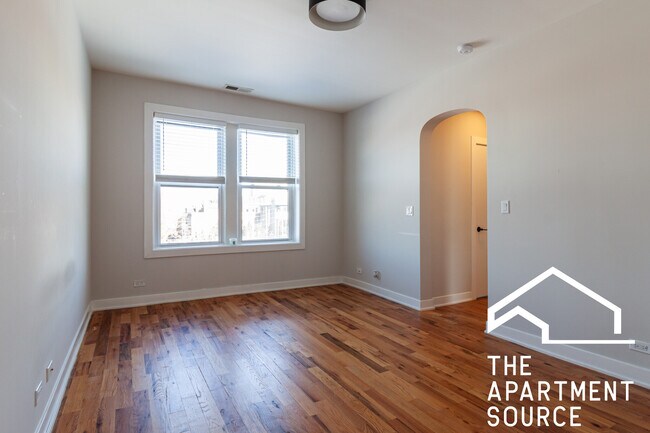 Foto del edificio - 665 W Wrightwood Ave