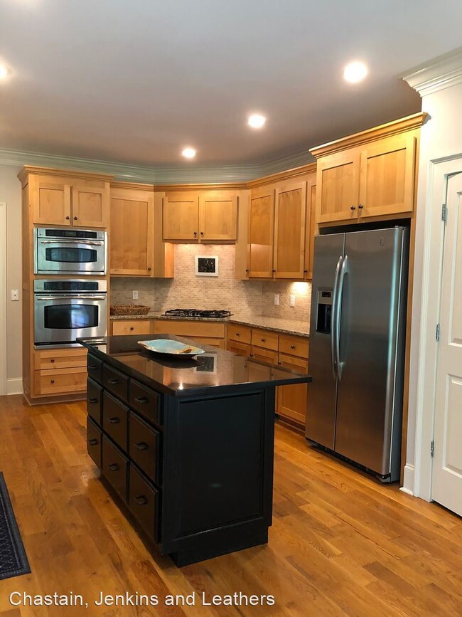 Building Photo - 4 br, 4 bath House - 170 Valley Road