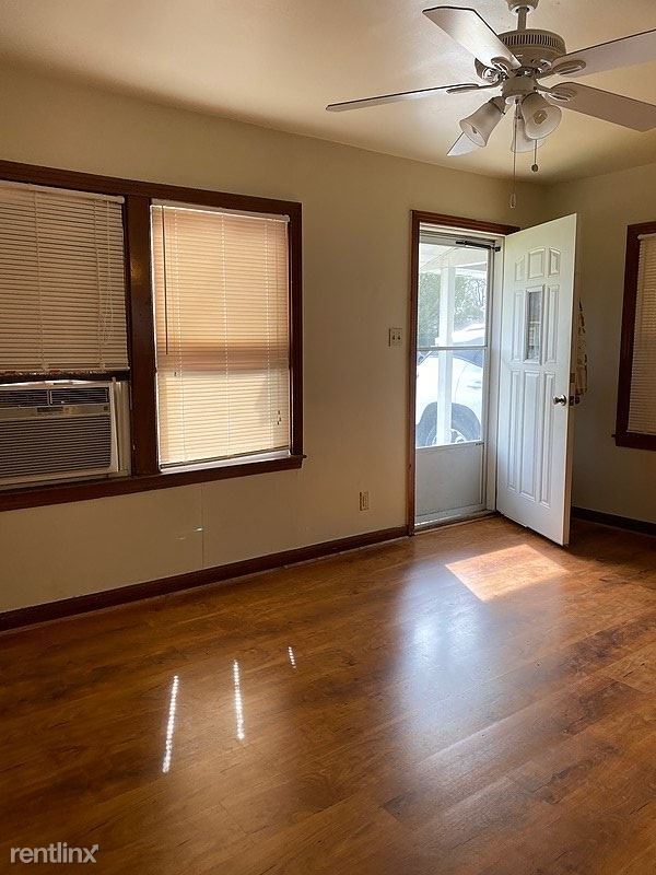 Foto del edificio - 2 br, 1 bath House - 1429 East School Street