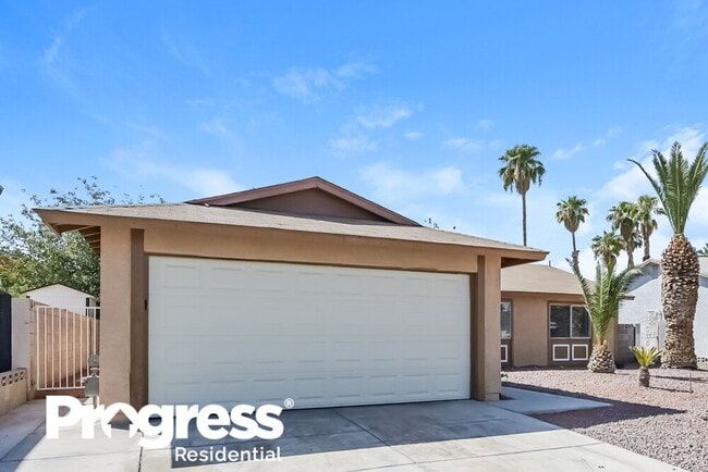 Building Photo - 1555 Calabria Dr