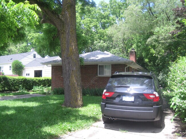 Foto del edificio - 2012 Dexter Ave