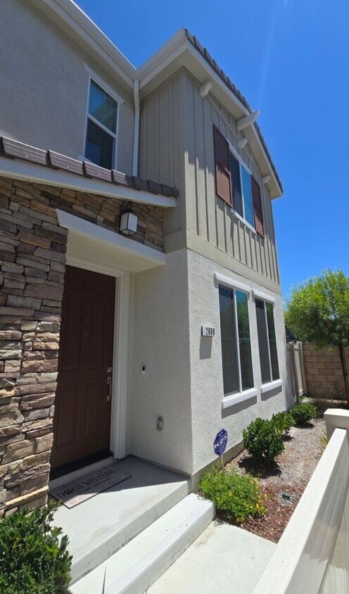 Primary Photo - 2608 Nanza St