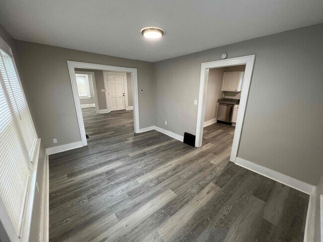 Foto del edificio - 924 Bloomfield Ave