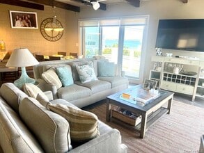 Building Photo - 539 Dune Rd