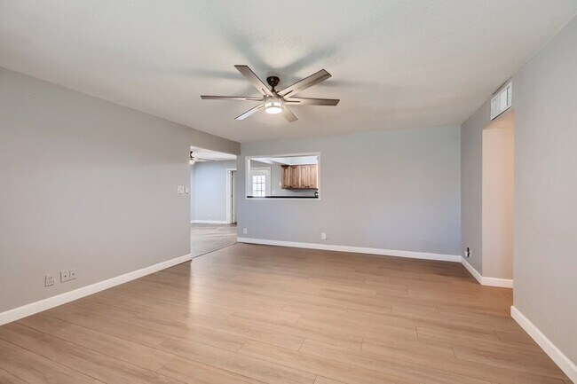 Building Photo - 13623 N 31St Drive
