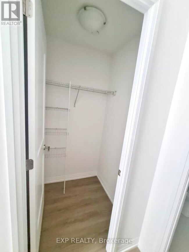 Building Photo - 25 Holly St