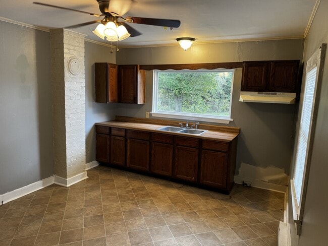 Building Photo - 3520 Dulaney Rd