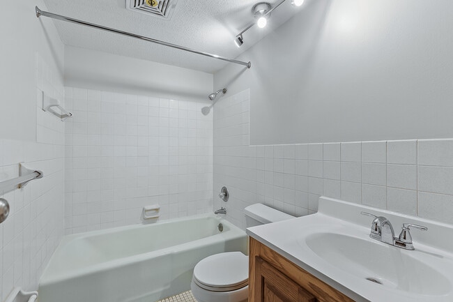 Building Photo - The Marshall Street Apartments