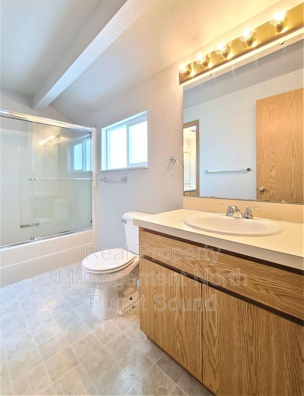 Building Photo - 1414 128th Dr NE