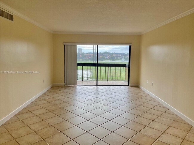 Foto del edificio - 8881 Fontainebleau Blvd