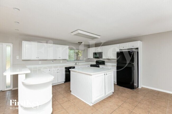 Building Photo - 421 Bluebonnet Trail