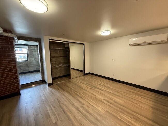 Foto del edificio - 160 Liberty St NE