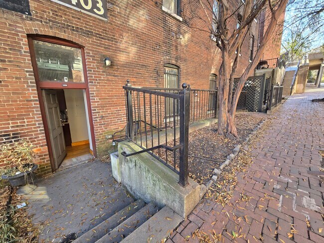 Building Photo - 114 Virginia St