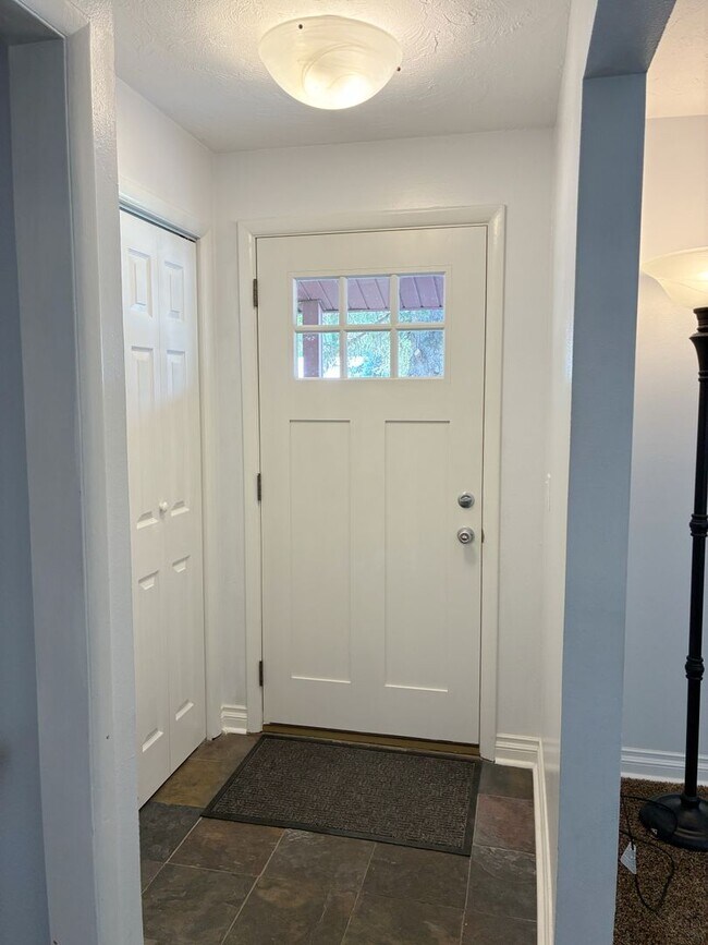 Foto del edificio - Spacious 5 Bed, 2 Bath Home for Rent in Idaho Falls!