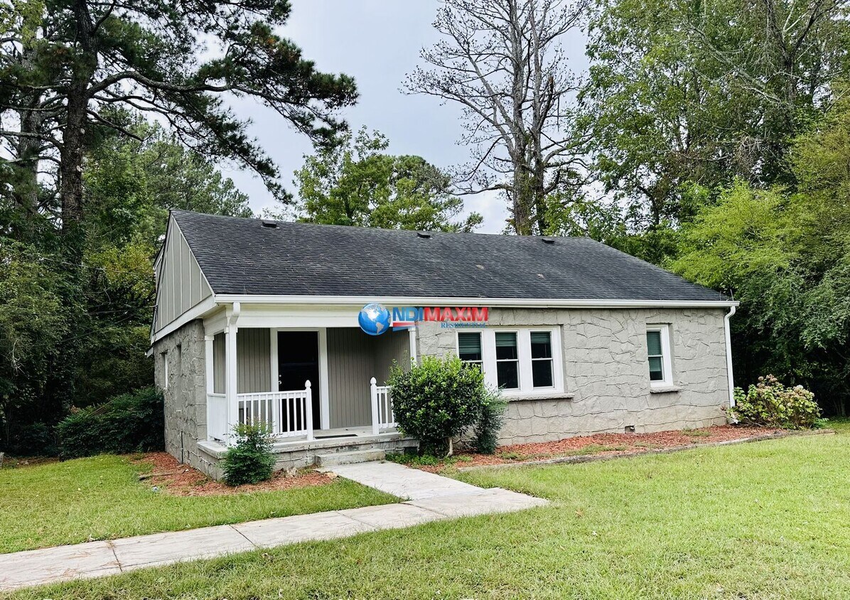 Renovated 4-bedroom ranch in Stone Mountain - Renovated 4-bedroom ranch in Stone Mountain