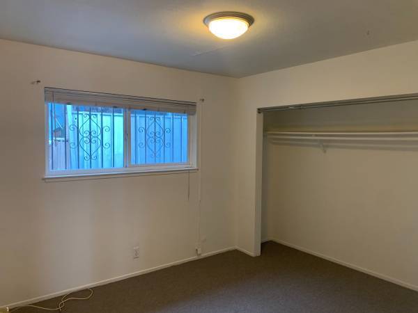 Foto del edificio - 1836 E 25th St