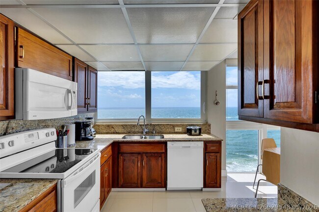 Foto del edificio - 1370 S Ocean Blvd