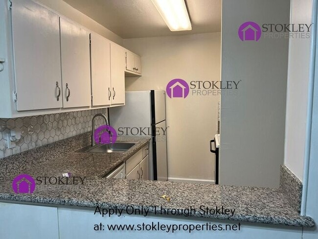 Foto del edificio - 2730 Oak Rd