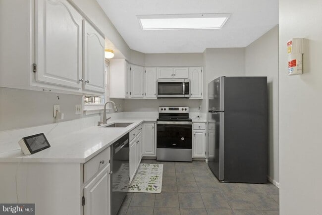 Foto del edificio - 3184 Ebbtide Dr