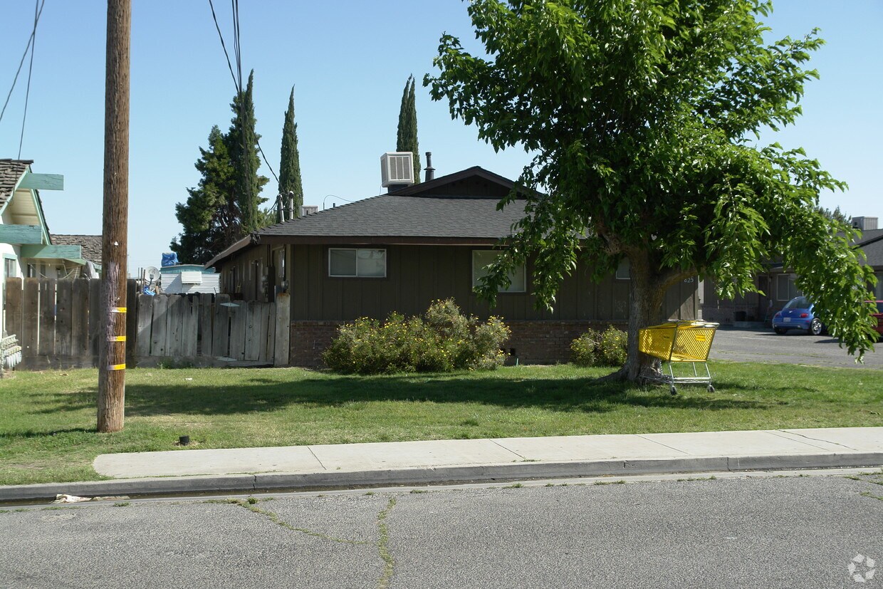 Foto del edificio - 817 Acacia Ct