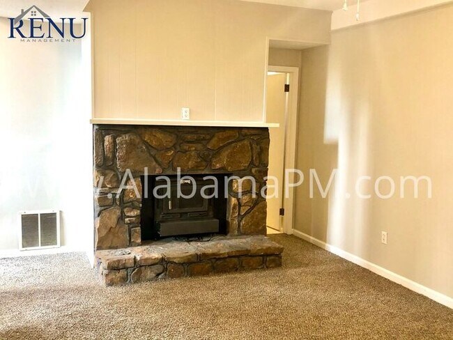 Foto del edificio - Holiday Special: 50% off your first month!...
