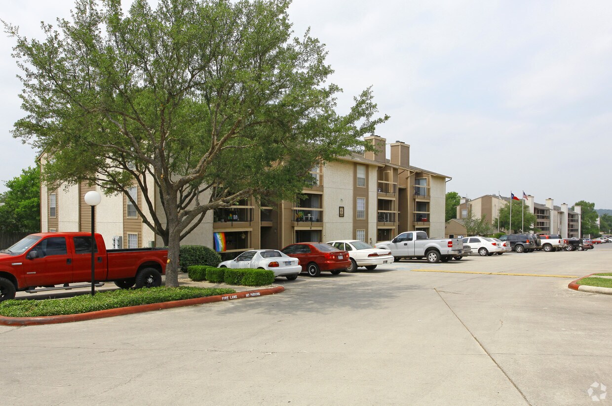 The Summit Apartments in San Marcos, TX