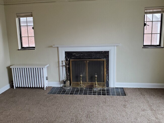 Foto del edificio - 18106 Cherrylawn St