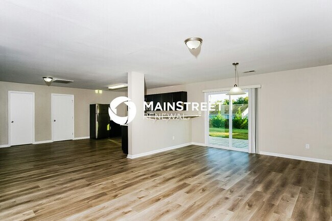 Foto del edificio - 3 Bedroom Pet-Friendly Home in ATHENS, AL with Main Street Renewal