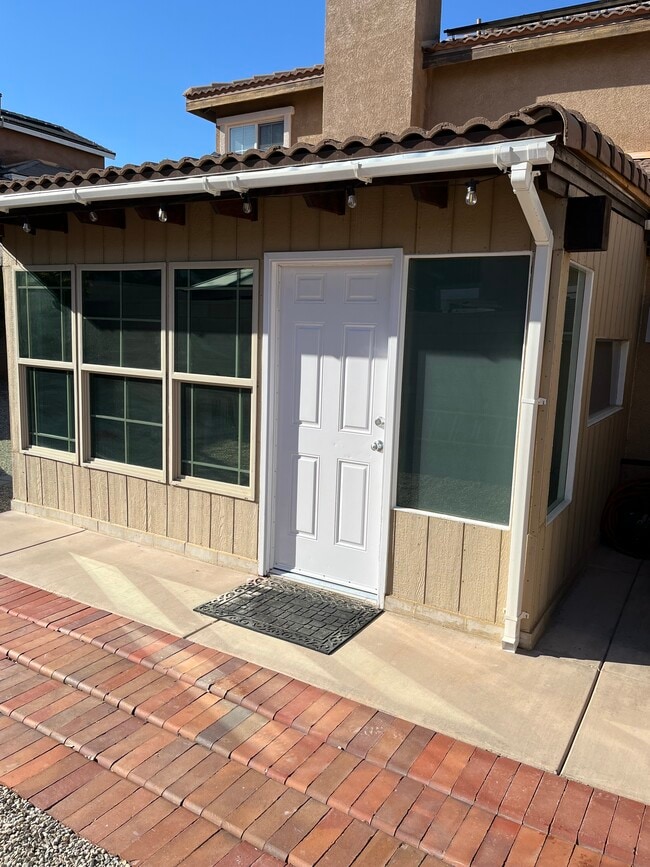 Casita attach to main house. Own private entrance - 36543 Firenze Dr