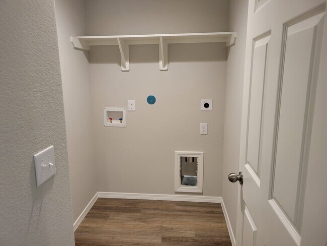 Building Photo - 14930 Dane Ct