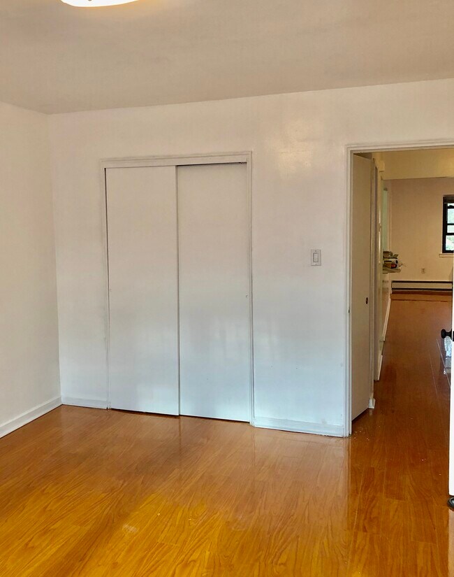 Building Photo - 32-10 75th St