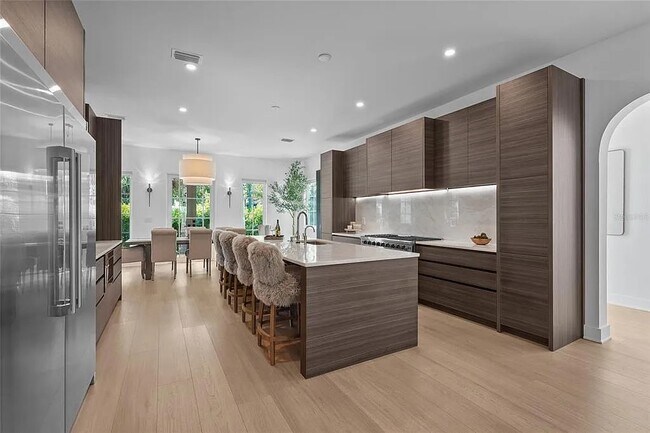 Foto del edificio - 417 N Osprey Ave