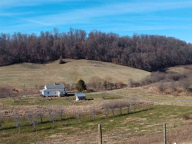 Building Photo - 355 GOBBLERS GLEN Ln