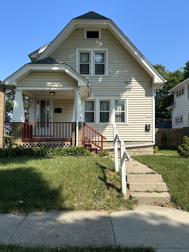2150 S 67th Pl, West Allis, WI 53219 Townhome Rentals in West Allis