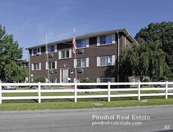 Foto del edificio - 140 Willard St