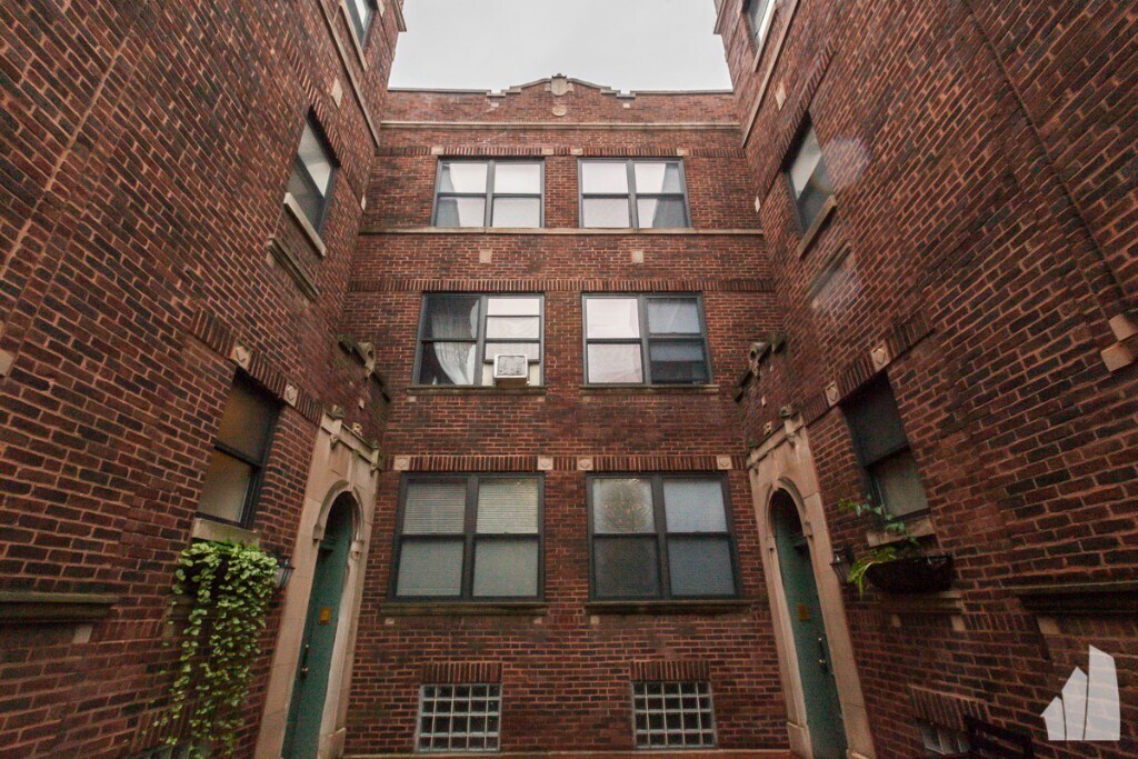 Primary Photo - 4101 W Belmont Ave