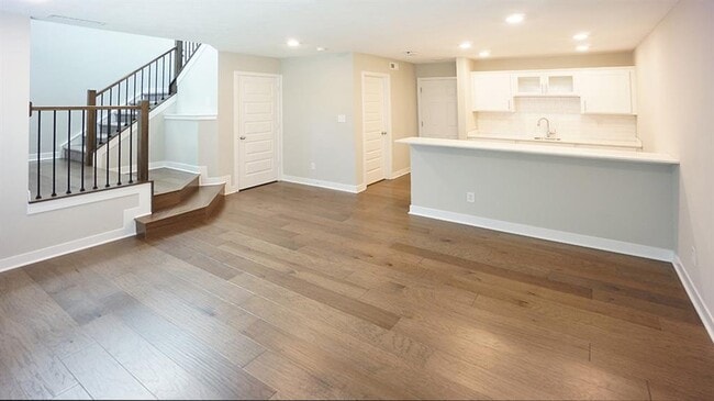 Building Photo - 8242 Bostic Ct