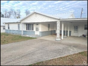 Building Photo - 1202 N Holly St