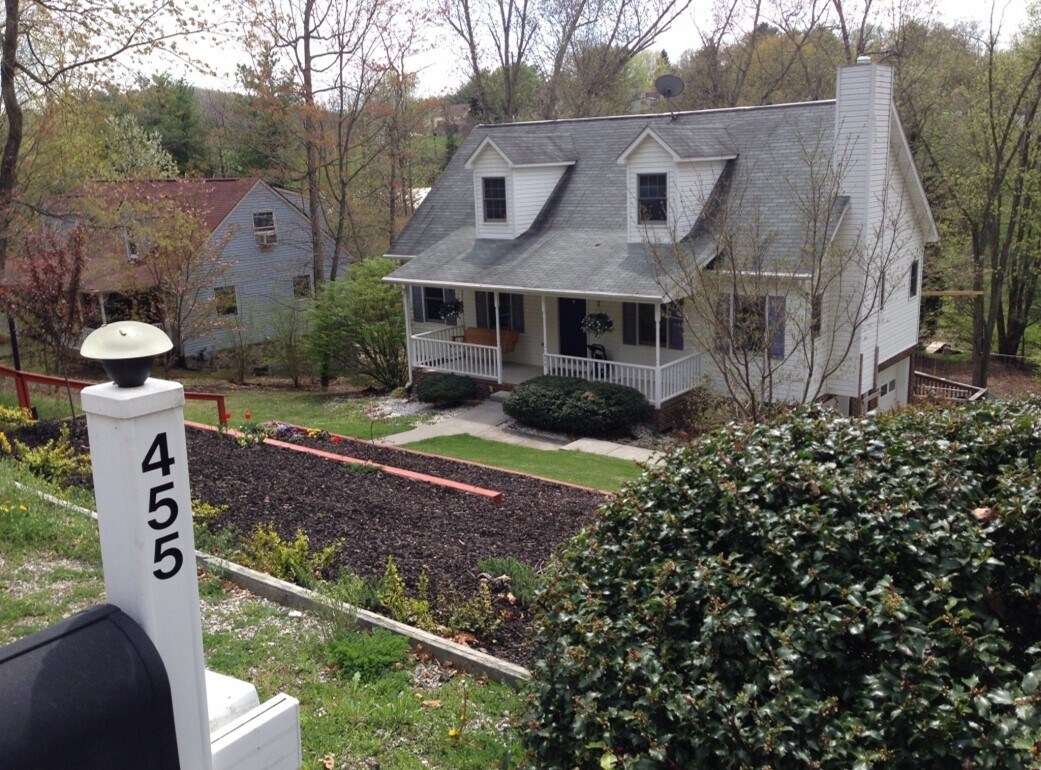 455 Arrowhead Trail, Christiansburg, VA 24073 Apartments in