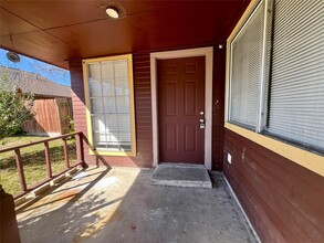 Building Photo - 10610 Sandy River Dr