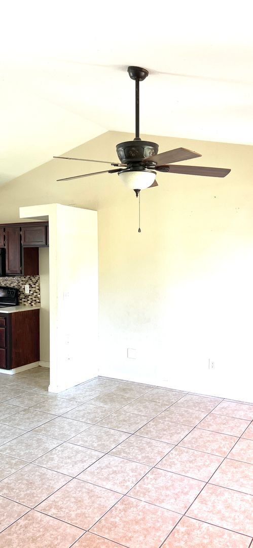 Building Photo - Salida: $2,359  3 bedroom 2 bath with a ga...