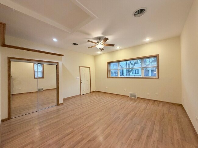 Foto del edificio - 3801 S Union Ave