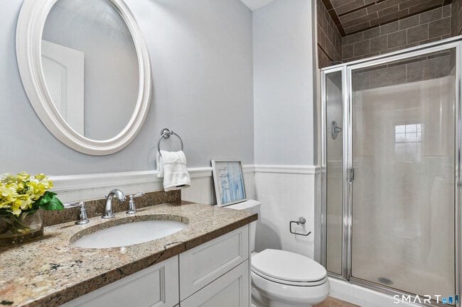 Building Photo - 1180 Main St