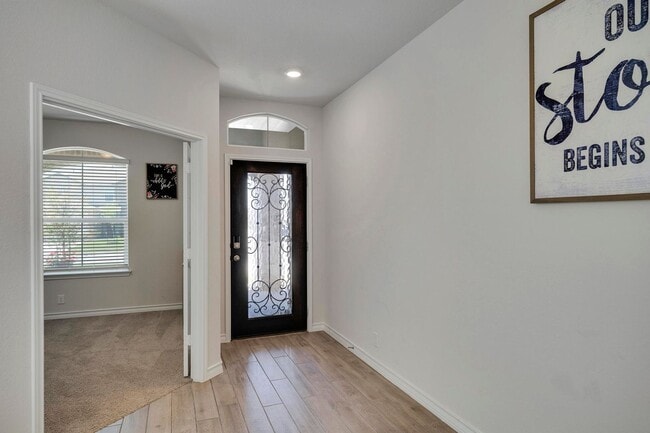 Building Photo - STEELE CREEK UNIT 1
